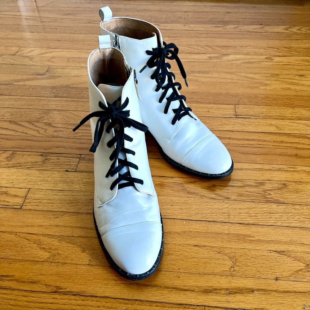 Halogen White leather ankle boots